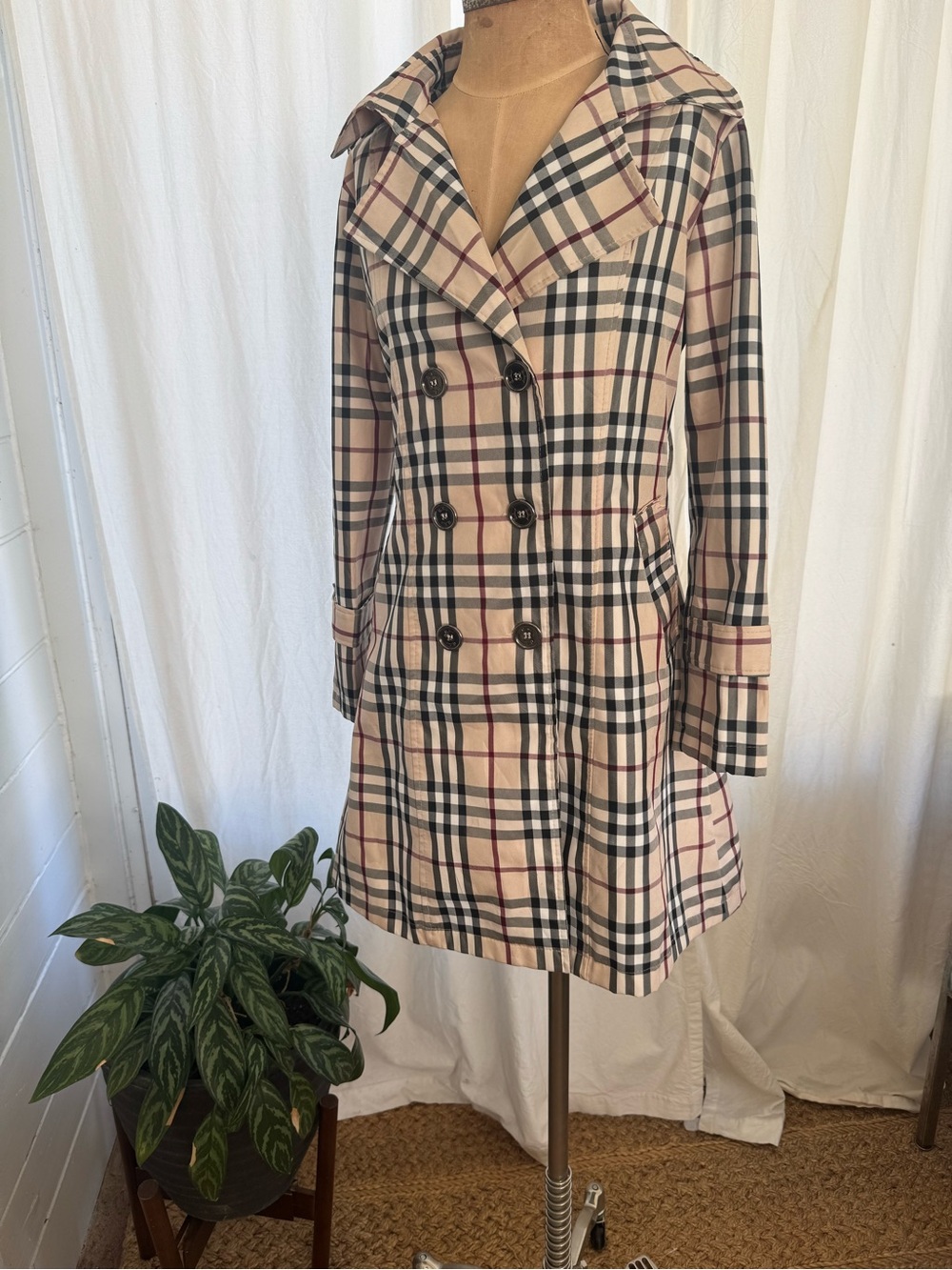 Burberry London Girls Nova Check Plaid Double-Breasted Trench Coat